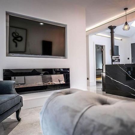 Luxury Royal Mile Boutique 2Bedroom Apartment Edimburgo Exterior foto